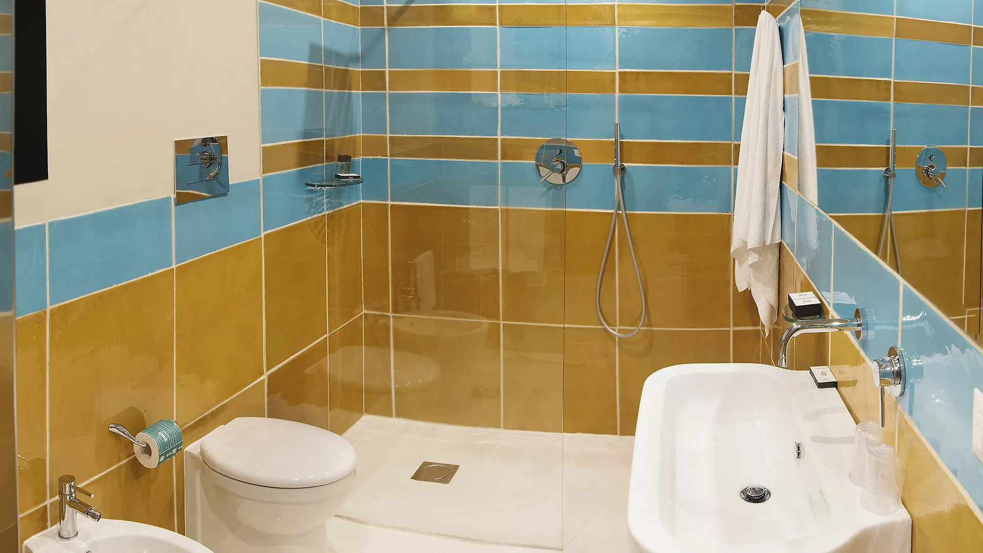 נאפולי Atelier Ines B&B Home Gallery 3*,  איטליה